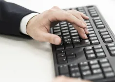 担当者からセミナーURLをご連絡します。